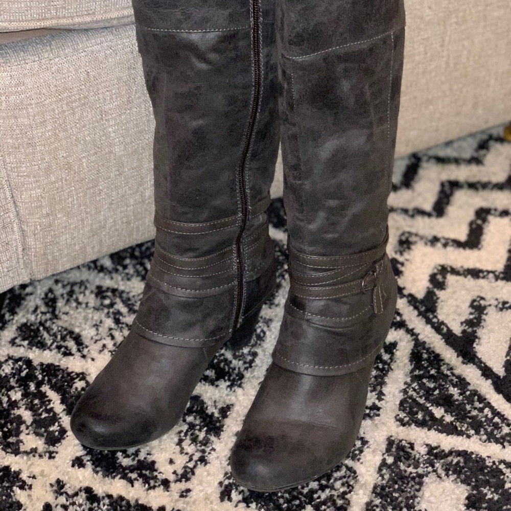 Bass boots